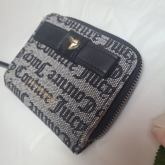Juicy Couture Black and White Wallet 🤍🖤🌴 - Picture 2 of 5